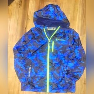 free country windbreaker light fleece in hood and body blue geometric boys 10/12